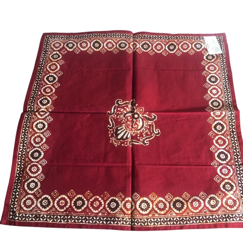 Pier 1 Imports Set Of 8 square dinner napkins 100% cotton